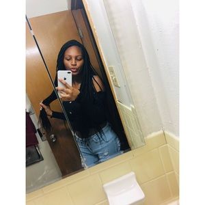 Crop top shoulders off